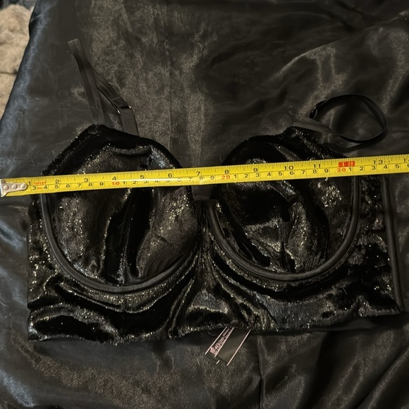 Victoria’s Secret Very Sexy Black Velvet‎ Balconette Bra 36C NWT - Picture 7 of 8